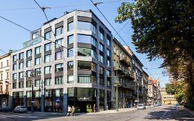 Academia Apartments